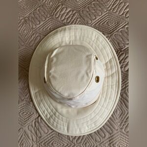 Classic Cream Men's Hat